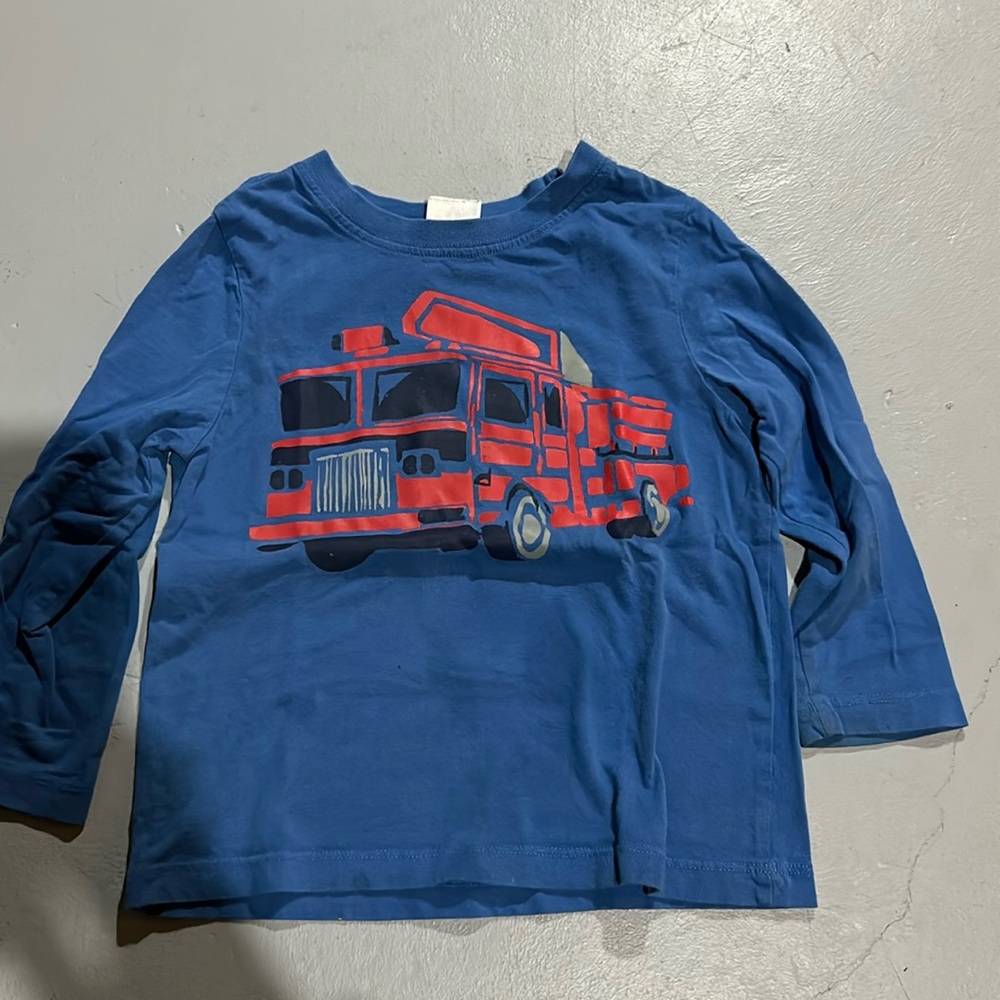 Hanna 4t fire truck shirt